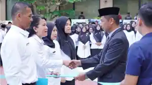 Bupati-Kampar-Ahmad-Yuzar-serahkan-SK-ASN-Kampar.jpg