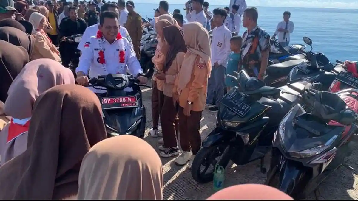 Gubernur Kepri Ansar Ahmad Dapat Sambutan Unik saat Kunker ke Anambas dan Natuna