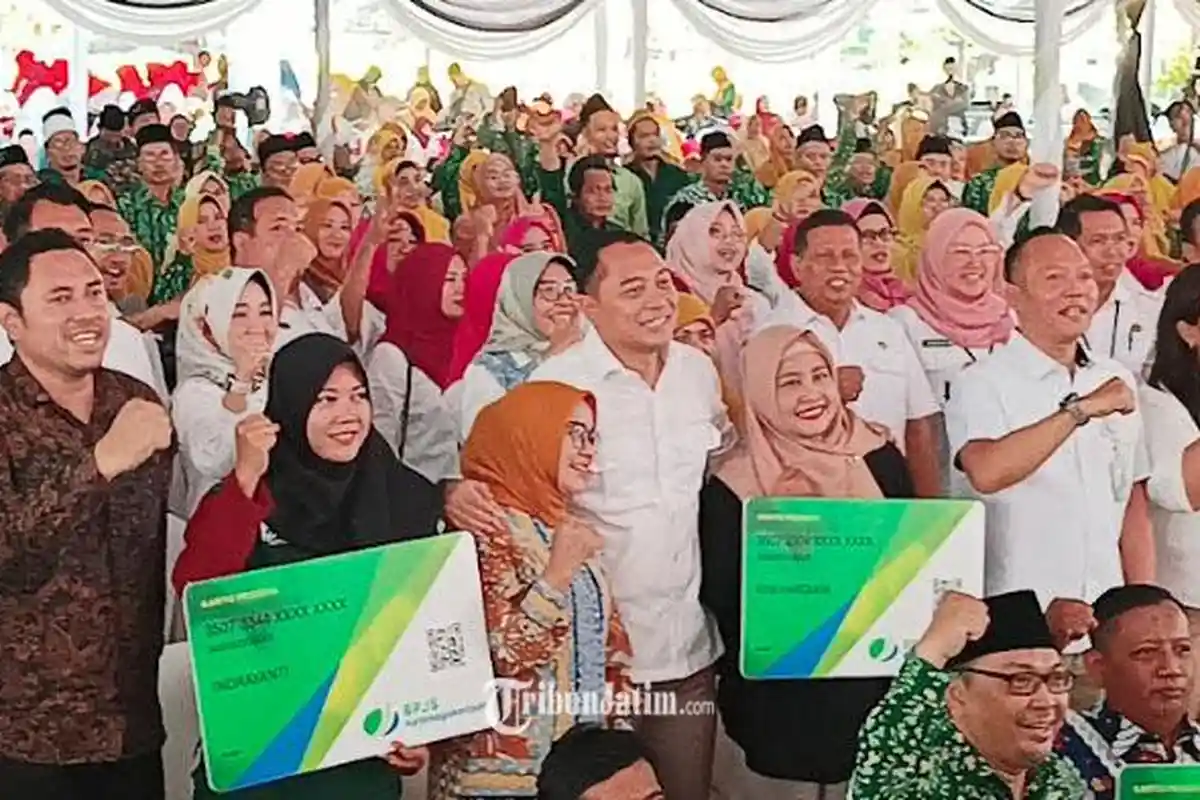 Pekerja Sosial di Surabaya Dari Marbot, Modin, Hingga Petugas Makam Dapat BPJS Ketenagakerjaan