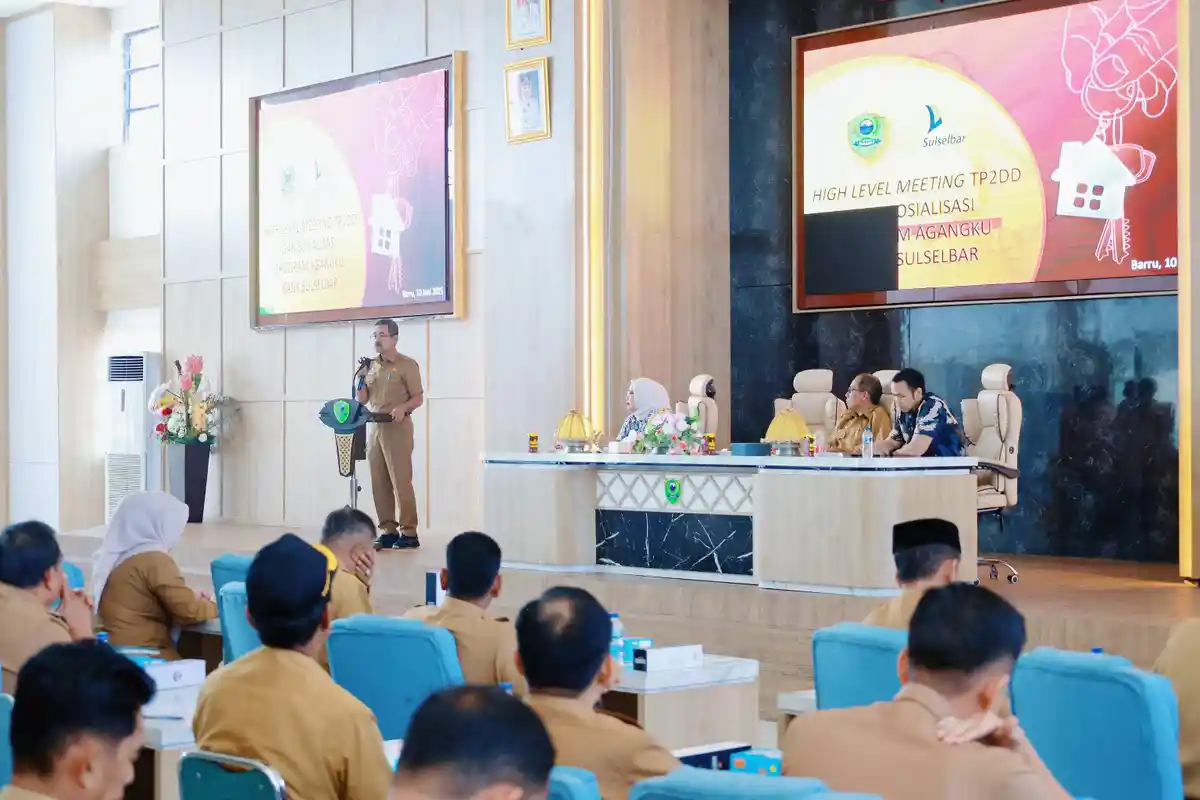 Pj Sekda Barru Apresiasi Kolaborasi Bank Sulselbar dalam High Level Meeting TP2DD