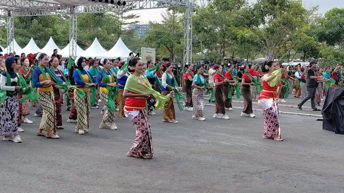 Banyumas Lengger Bicara 2026 Buktikan Generasi Z Masih Cinta Budaya Lokal - Tribunjateng.com