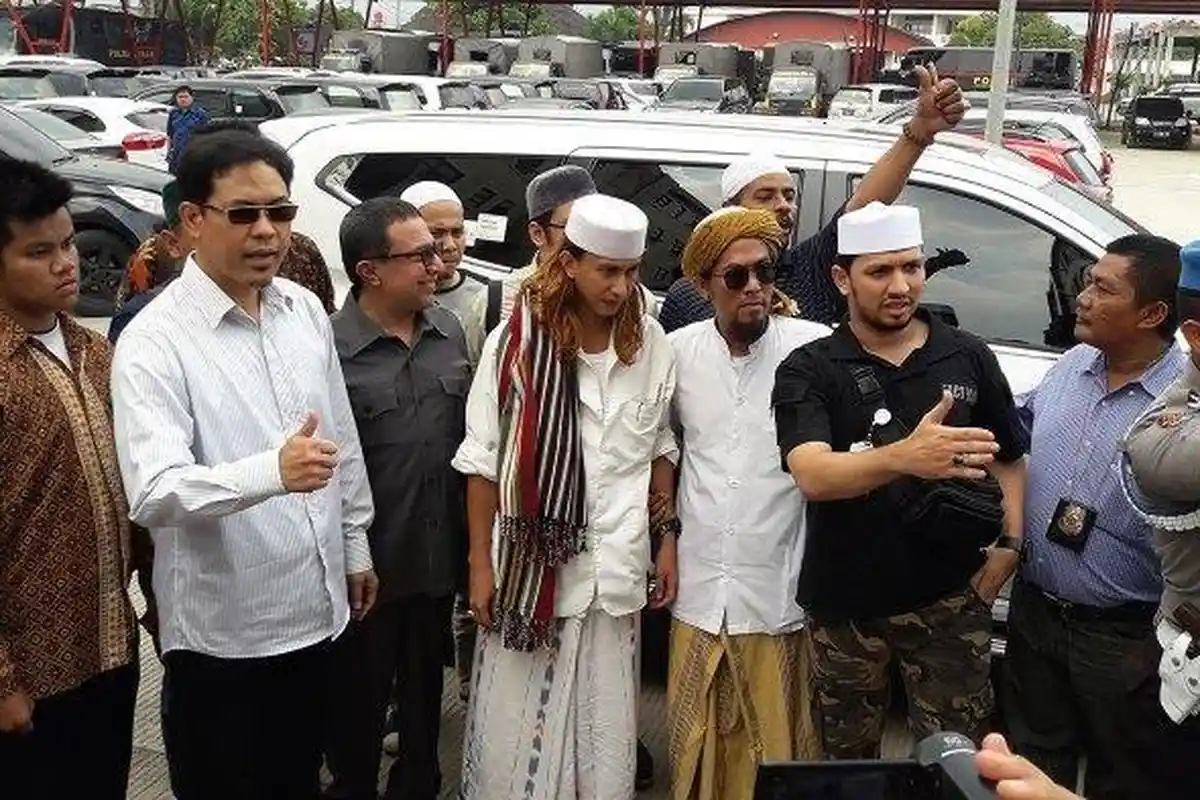 Tuhan Kita Bukan Orang Arab Tuai Polemik, Bahar Smith dan Politisi PSI Saling Lapor