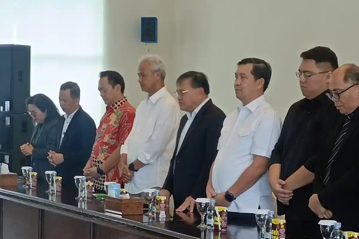 BREAKING NEWS : Ganjar Kunjungi Kantor Sinode GMIM di Tomohon, Disambut Ketua BPMS Pdt Hein Arina