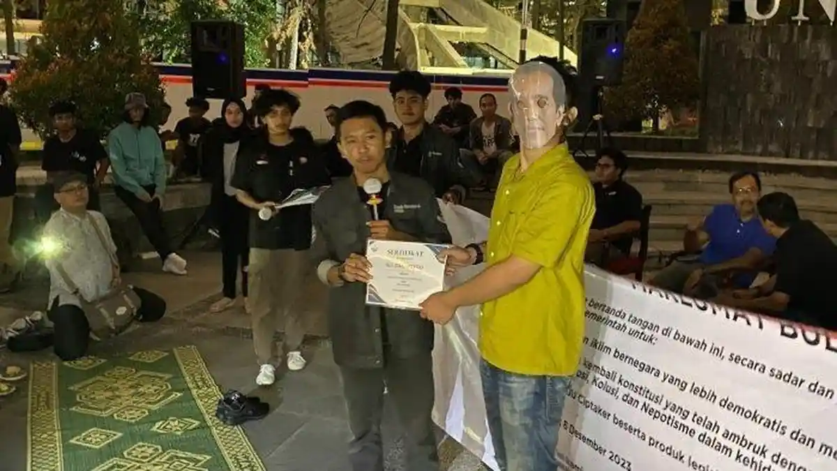 BEM UGM Nobatkan Jokowi sebagai Alumni Paling Memalukan, Ini Alasannya