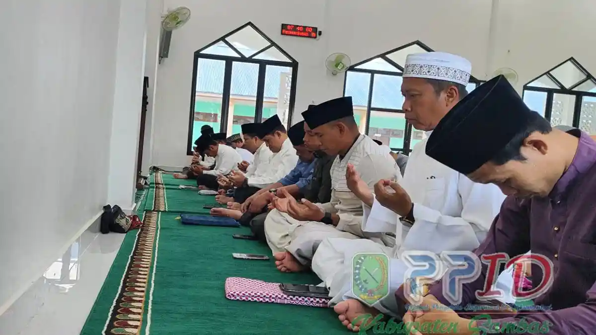 Bupati Satono Bersama Forkopimda Sambas Salat Idul Adha di Masjid Mumtaz