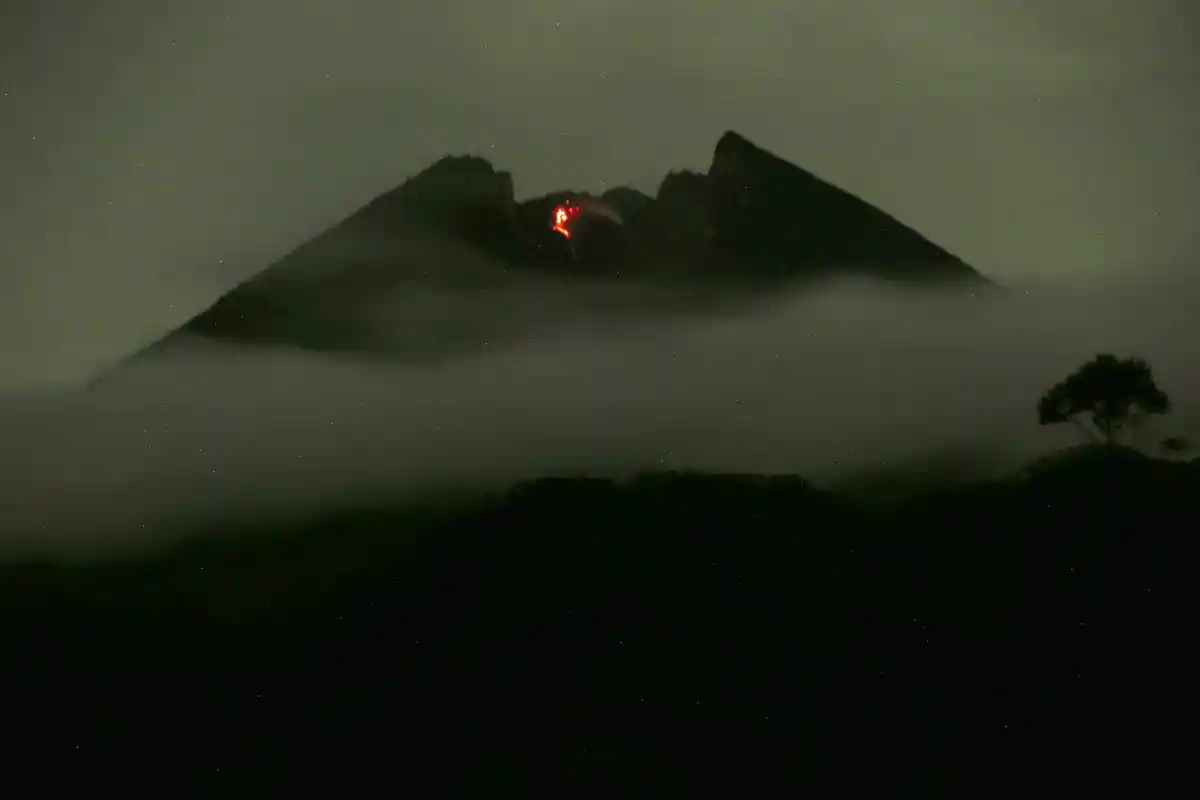 Aktivitas Gunung Merapi, Rabu Pagi Terjadi 7 Kali Gempa Guguran, Status Waspada