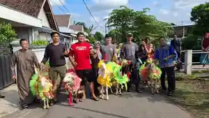 Kambing-dihias-di-Desa-Labruk-Kidul-Kecamatan-Sukosari-Kabupaten-Lumajang.jpg