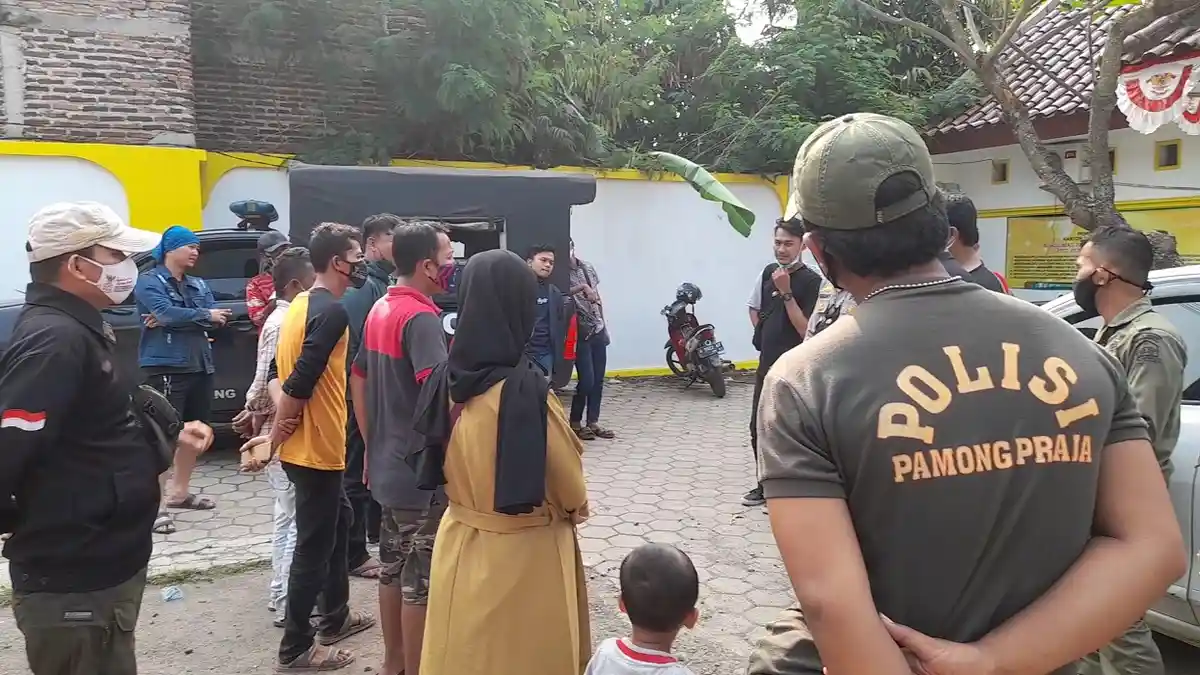 Sejumlah Pedagang Mendatangi Kantor Satpol PP Kota Serang, Minta Perlengkapan Dagangan Dikembalikan