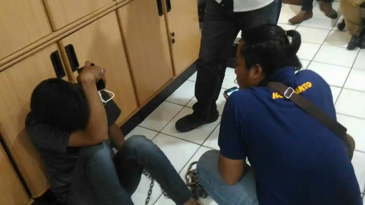 Wawan Dilaporkan Bos karena Menggelapkan Ponsel 10 Biji dan Duit Rp 6 Juta