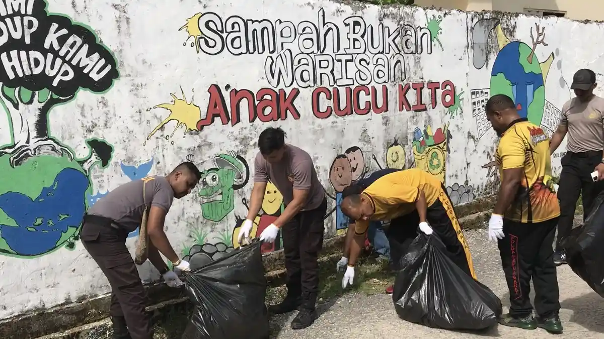 Momentum HPSN, Komunitas Sinara Kaimana Pungut Dua Ton Sampah