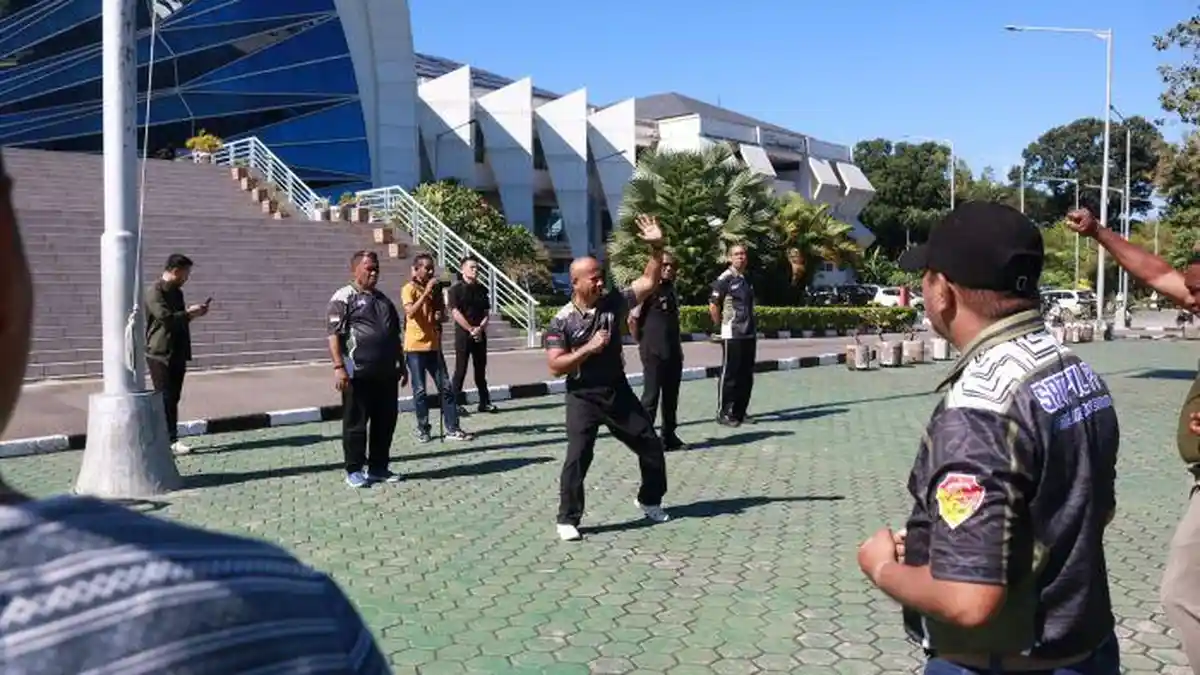 Wagub Johni Asadoma Gembleng Satpol PP NTT, Bela Diri Diperkuat dan Humanisme Tetap Diutamakan