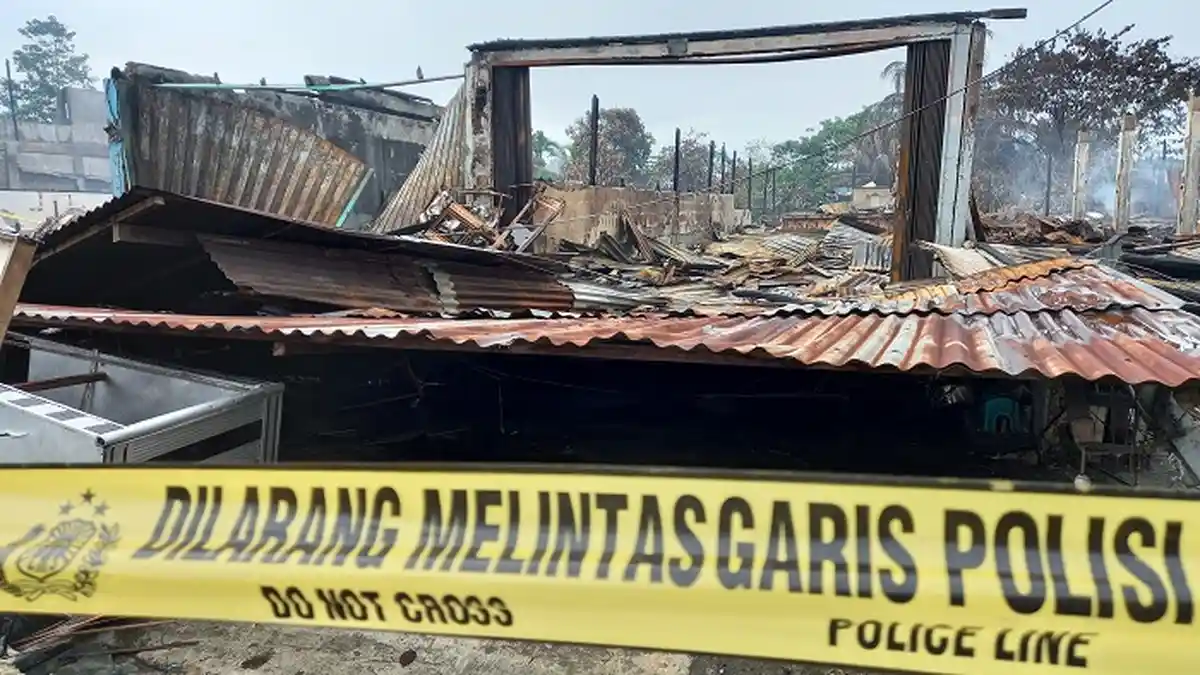 Tim Labfor Turun ke Lokasi Kebakaran yang Hanguskan 20 Ruko di Simeulue