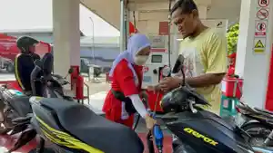 Topan-Kaget-Harga-Pertamax-Naik-Isi-Full-Tank-Motor-Biasanya-Rp60-Ribu-Kini-Jadi-Rp130-Ribu.jpg