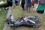 Kondisi-mobil-pikap-dan-sepeda-motor-anggota-Brimob-korban-kecelakaan-lalu-lintas.jpg