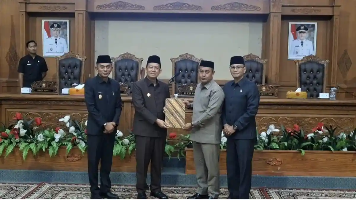 DPRD Muaro Jambi Paripurna Ranperda Pertanggungjawaban APBD 2024, Pemkab Raih WTP ke-11