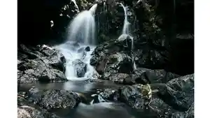 tribun-wiki-air-terjun-bertingkat-padha-watu-surga-tersembunyi-di-kabupaten-ngada.jpg
