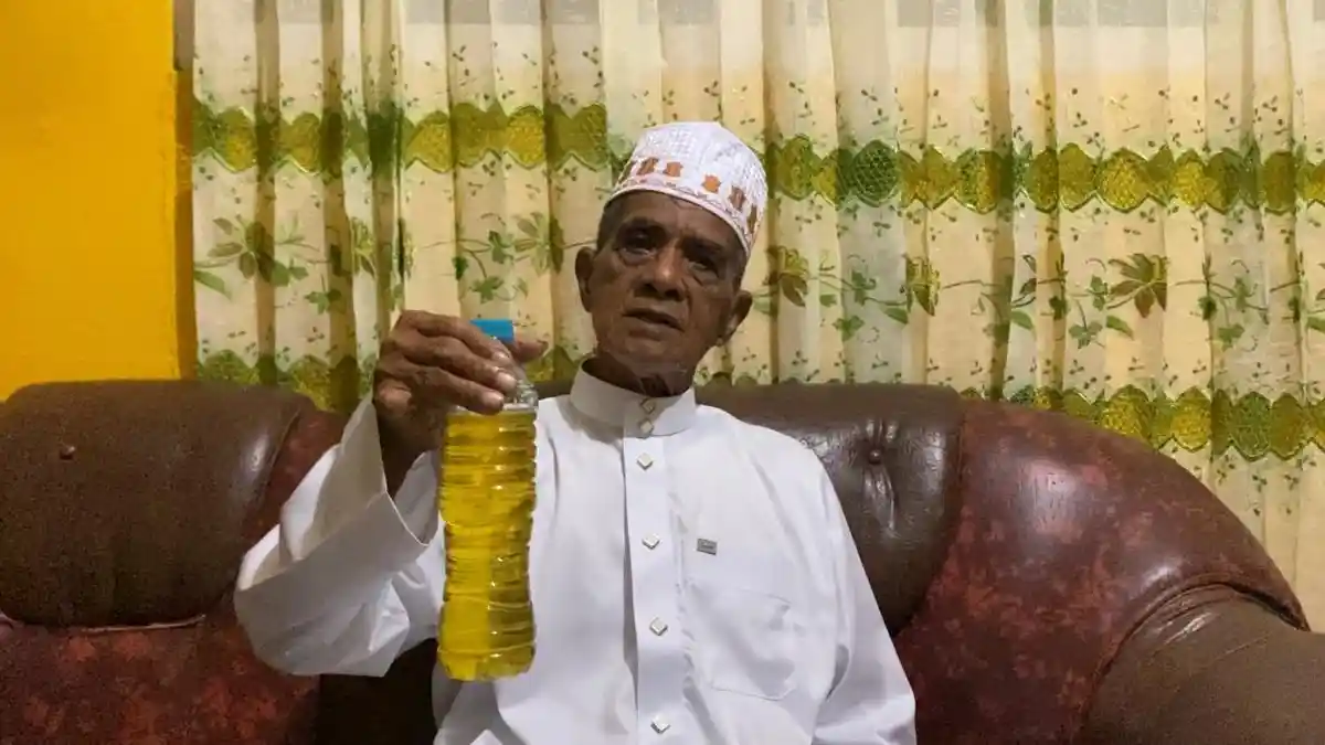 Begini Asal Mula Adanya Minyak Mamala Hingga Berujung Tradisi Pukul Sapu Lidi