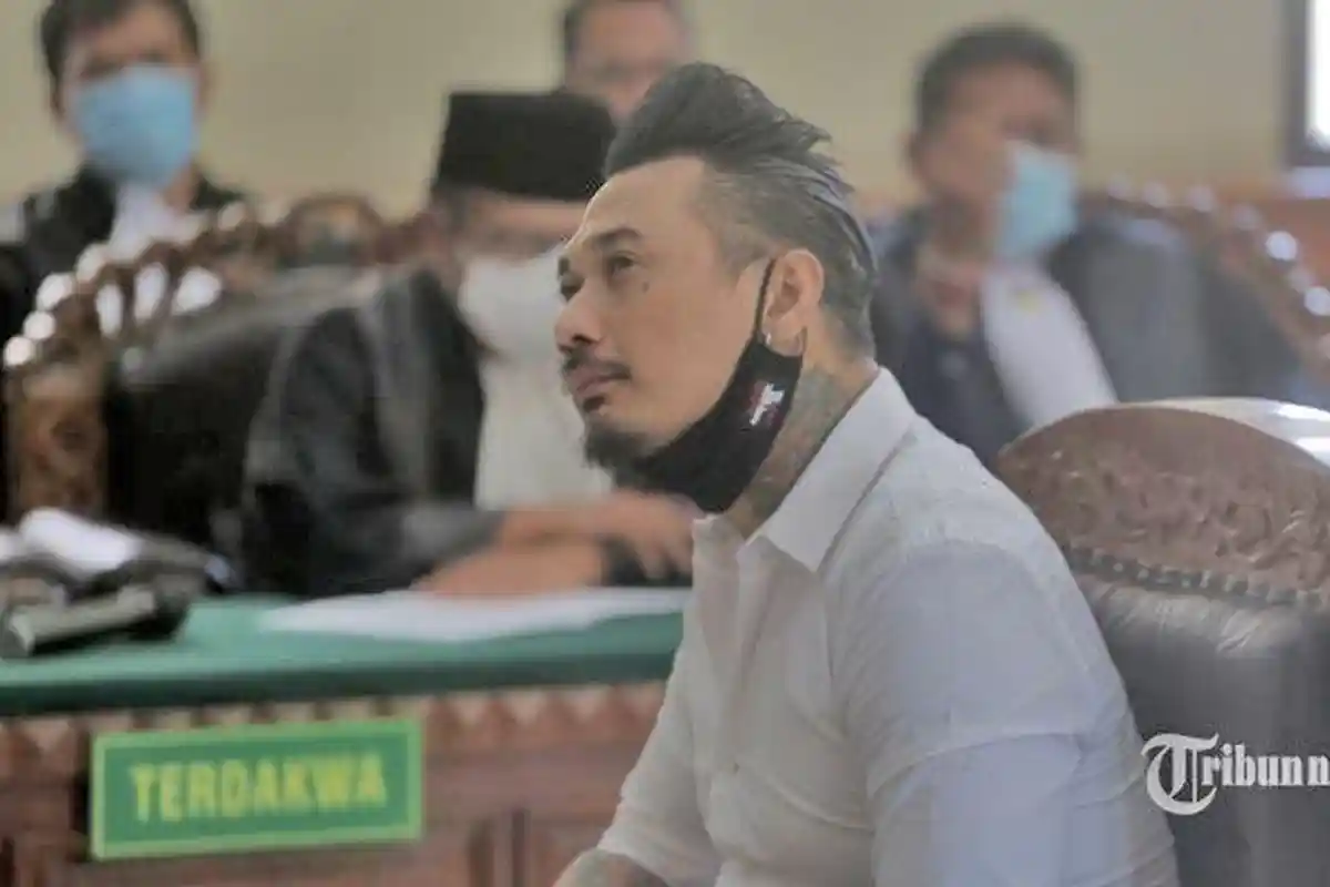 Jerinx SID Bebas, Dijemput Nora Alexandra dan Langsung Gelar Upacara Pembersihan Diri