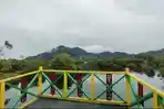 melakukan-susur-danau-di-Danau-Sentarum.jpg