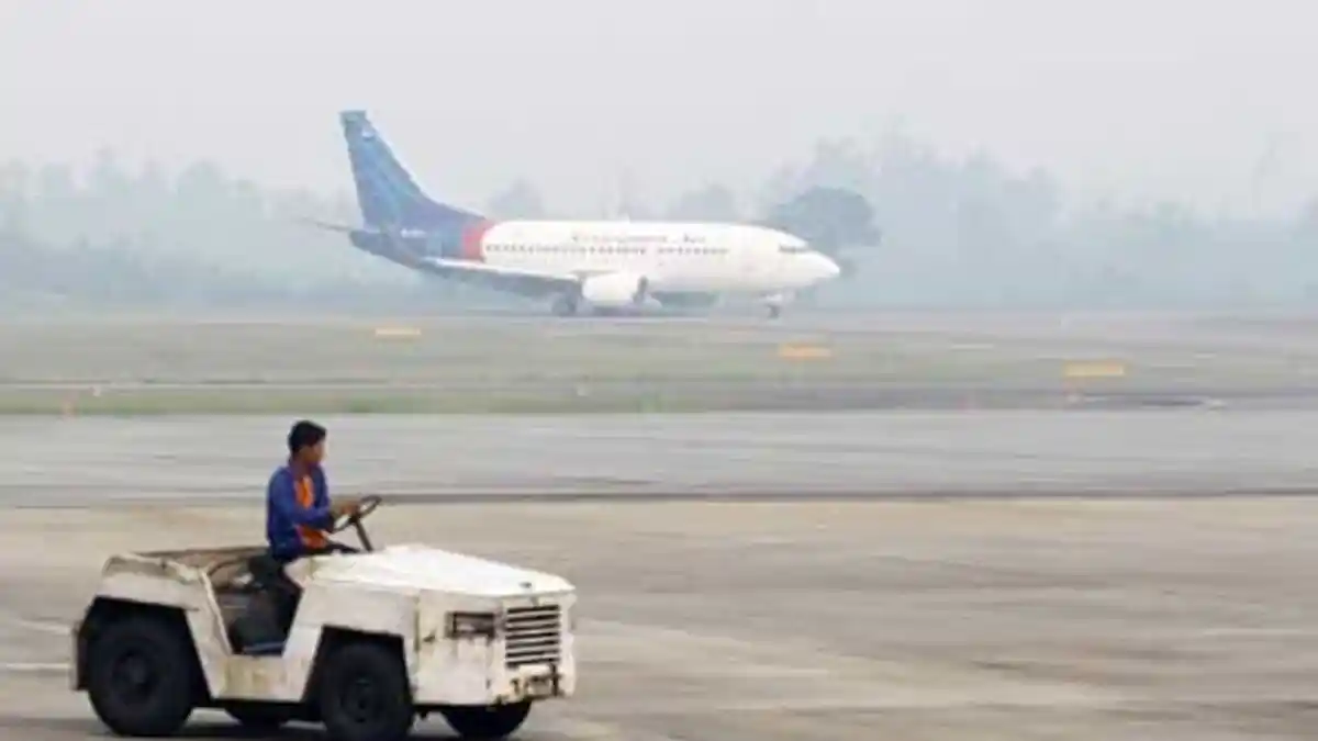 16 Penerbangan ditunda di Bandara SSK II