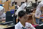 Try-out-siswa-kelas-XII-penerima-Kartu-Jakarta-Pintar-KJP-di-SMA-Negeri-76-Jakarta.jpg