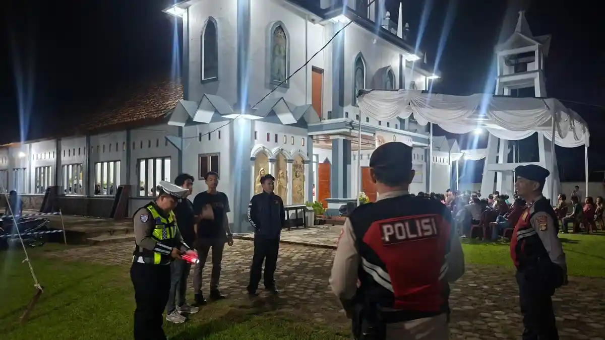 Polres Lampung Utara Polda Lampung Amankan Ibadah Malam Paskah