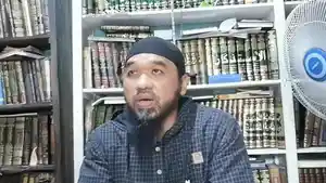 Pengajar-Pondok-Pesantren-Mahad-Al-Hasan-Bin-Ali-Ustaz-Abu-Hanifah.jpg
