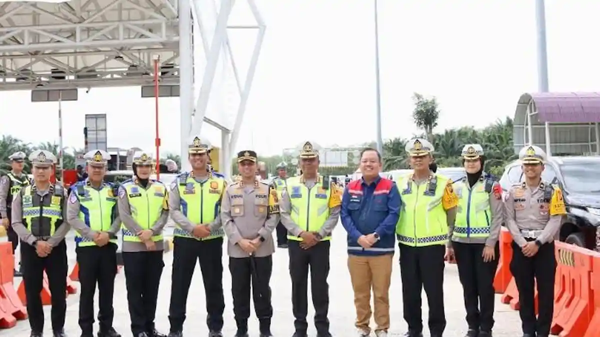 Dir Lantas Polda Sumut Kombes Firman Pantau Gerbang Tol Kisaran, Pastikan Tidak Ada Kemacetan