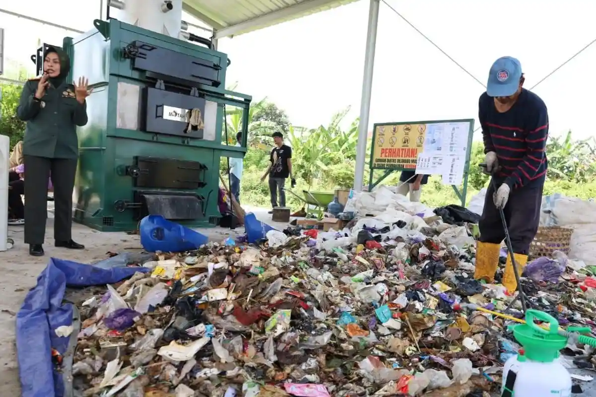 Pemkot Pekalongan Uji Coba Incinerator Ramah Lingkungan