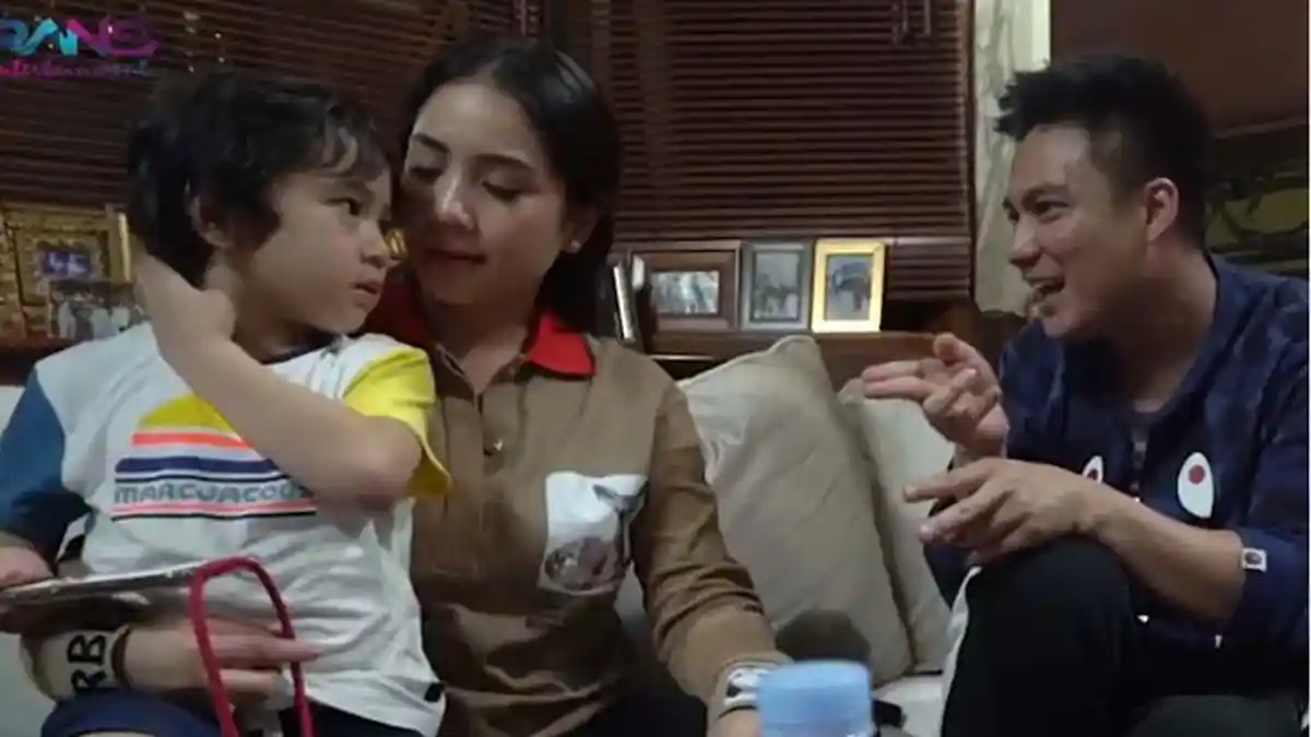 Dijahili Baim Wong saat Akan Disunat, Rafathar Tunjukan Tangan Begini, Nagita Bereaksi: Istighfar Aa