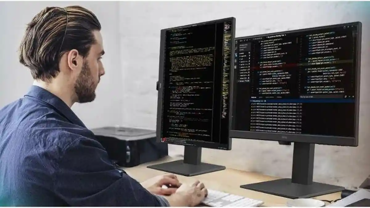 Kerja di Depan Komputer Setiap hari? Ini 5 Tips Sehat yang Wajib Diterapkan