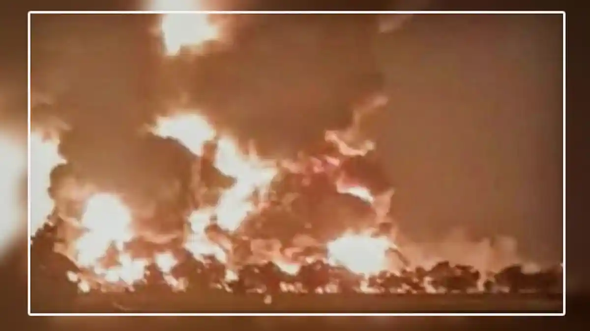 PENYEBAB Kebakaran Kilang Minyak Pertamina, Ini Dugaan Sementara, Petir Diduga Jadi Pemicu Ledakan