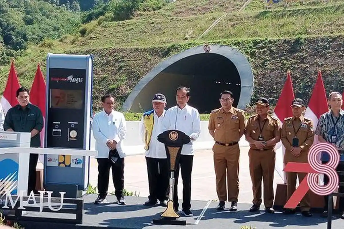TOL Cisumdawu Diresmikan Presiden Jokowi di Terowongan Kembar Sumedang, Sirine Pun Langsung Meraung