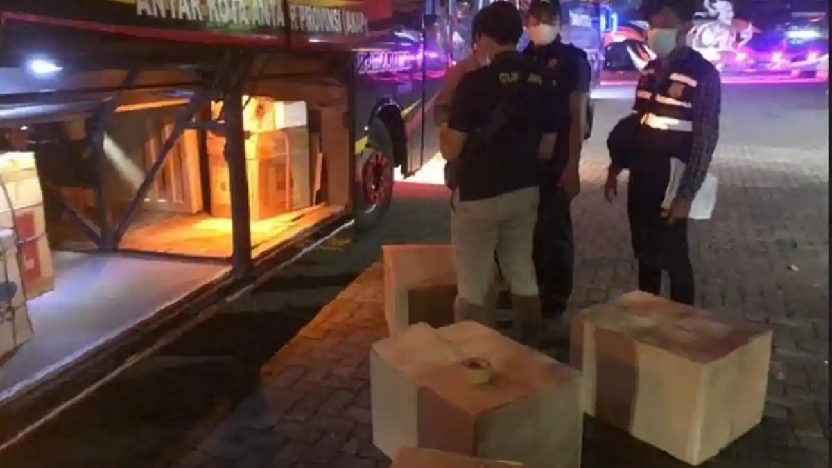 64 Ribu Rokok Ilegal Diselundupkan Lewat Bus AKAP dari Terminal Jati Kudus‎