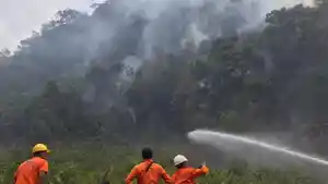 KARHUTLA-Upaya-pemadaman-kebakaran-hutan.jpg