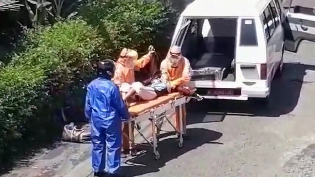 Alami Sesak Napas, Seorang Ibu yang Menumpang Travel Diturunkan Paksa Sopir di Pinggir Jalan