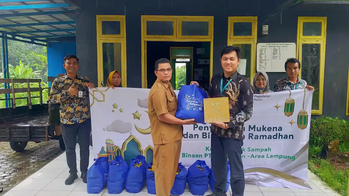 Pegadaian Berbagi Kebahagiaan Bersama Bank Sampah dan Masyarakat Umum - berbagi-bahagia123.jpg