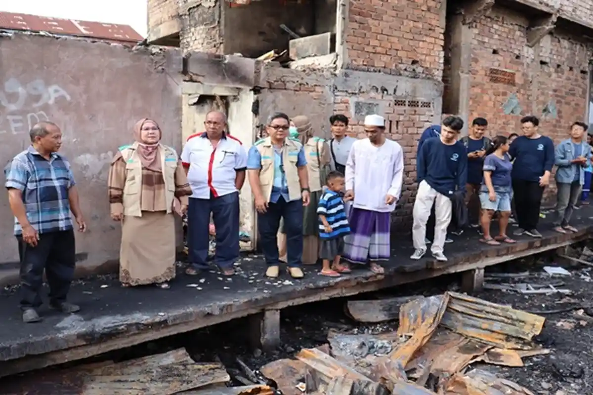 YBM UIW S2JB Berikan Bantuan Kebakaran di Boom Baru Palembang