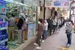 Takut Lockdown, Warga Hong Kong Panic Buying