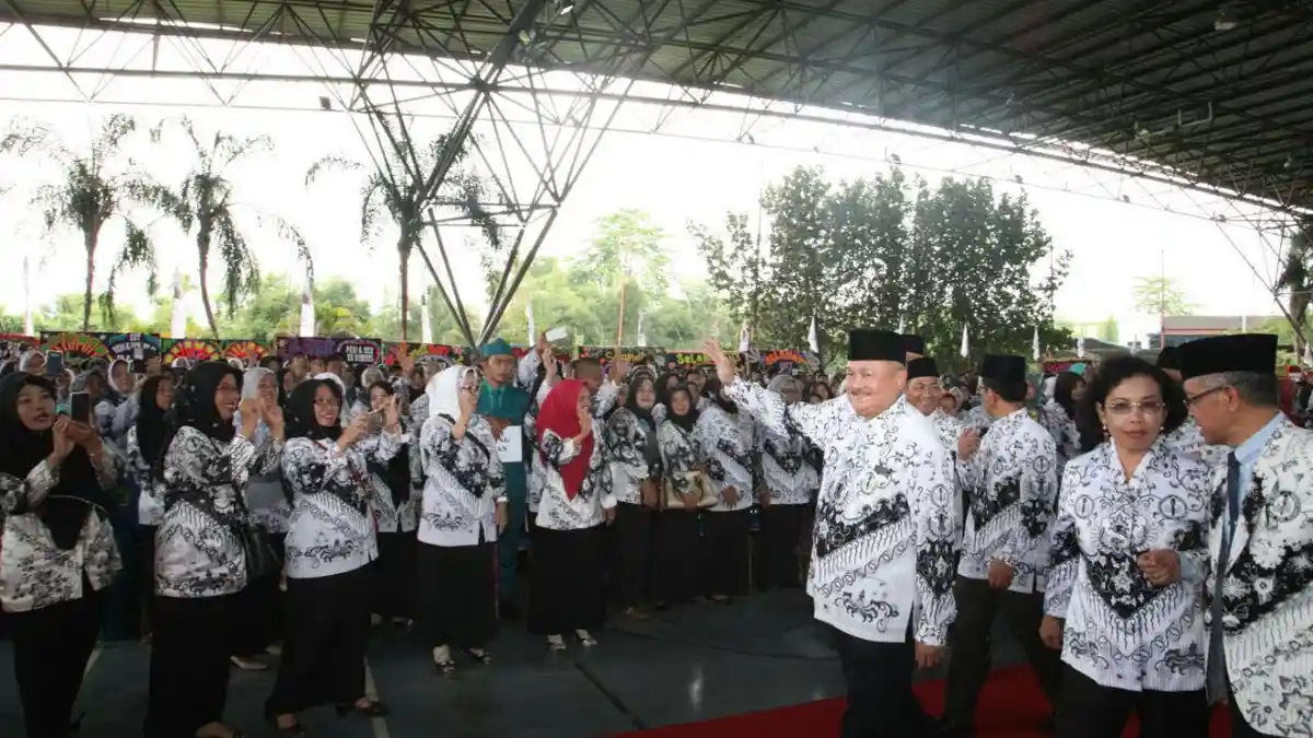 Alex Noerdin Membuat Guru MUBA Bangga Jadi Tuan Rumah HUT PGRI