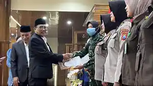 kartinian-di-dprd-jatim.jpg