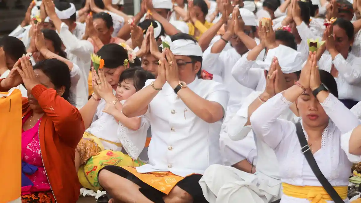 Lahir Minggu Kliwon Medangkungan, Begini Kehidupan dan Umurnya
