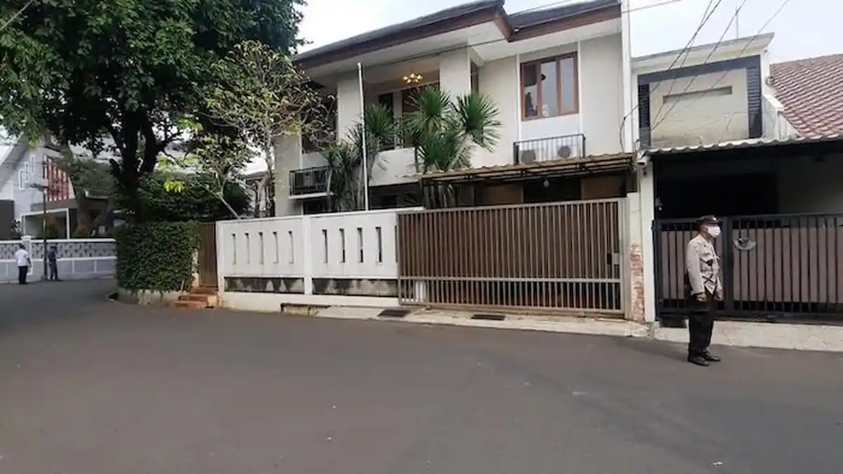 Saat Tes PCR, Putri Candrawathi Terlihat Lelah Usai Perjalanan dari Magelang