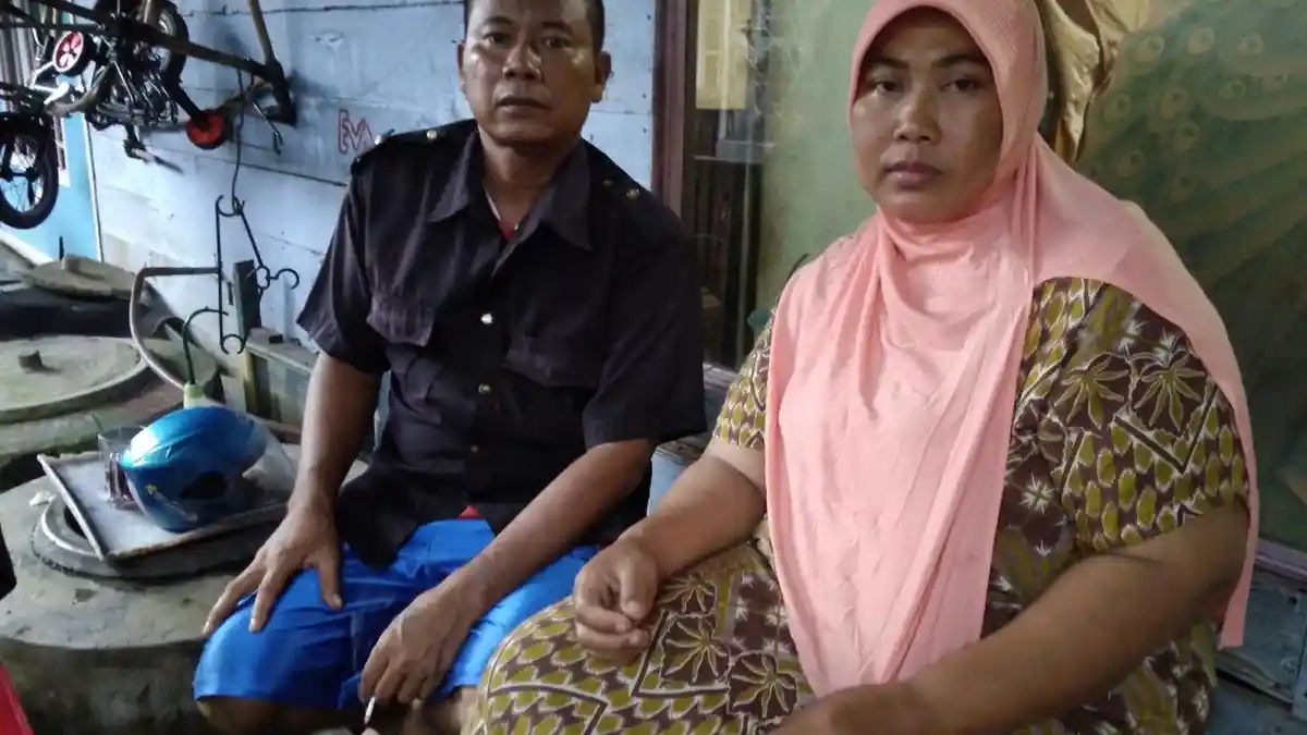 Warungnya Ditabrak Truk, Nuridah Bakal Tuntut Ganti Rugi