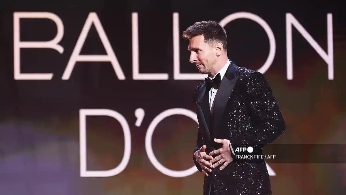 Breaking News: Lionel Messi Menangi Ballon d'Or 2021, Singkirkan Lewandowski & Ronaldo