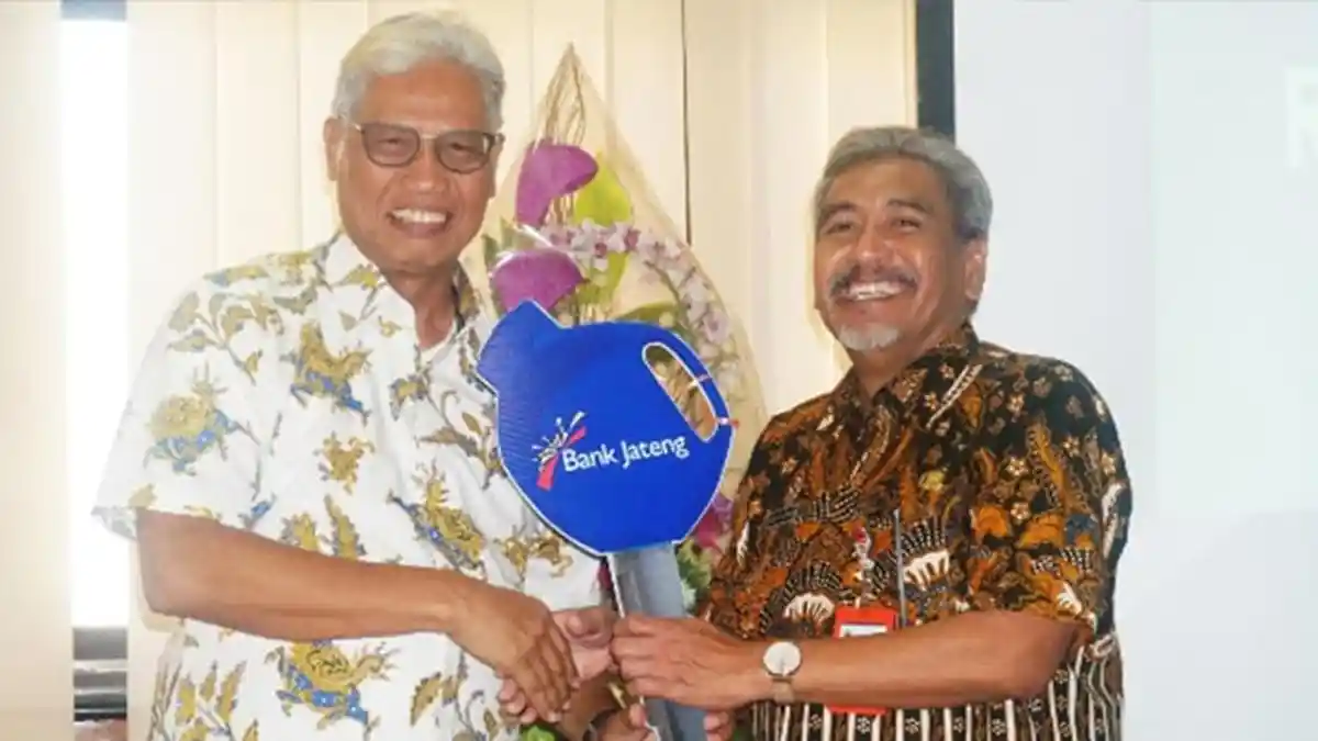 Bank Jateng Sumbang Mobil ke Rumah Sakit Dokter Moewardi