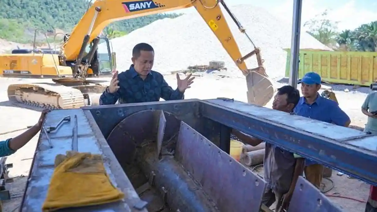 Bupati Morowali Tinjau Mesin Pengolah Sampah Lokal, Progres Capai 80 Persen
