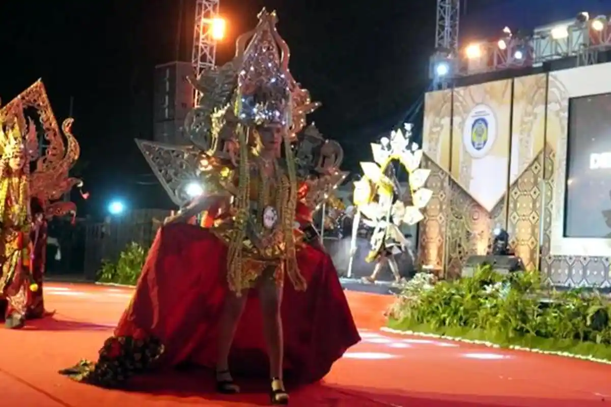 Ribuan Warga Padati Sparkling Nganjuk Carnival Part 4, Tampilkan Perpaduan Budaya Etnik dan Modern