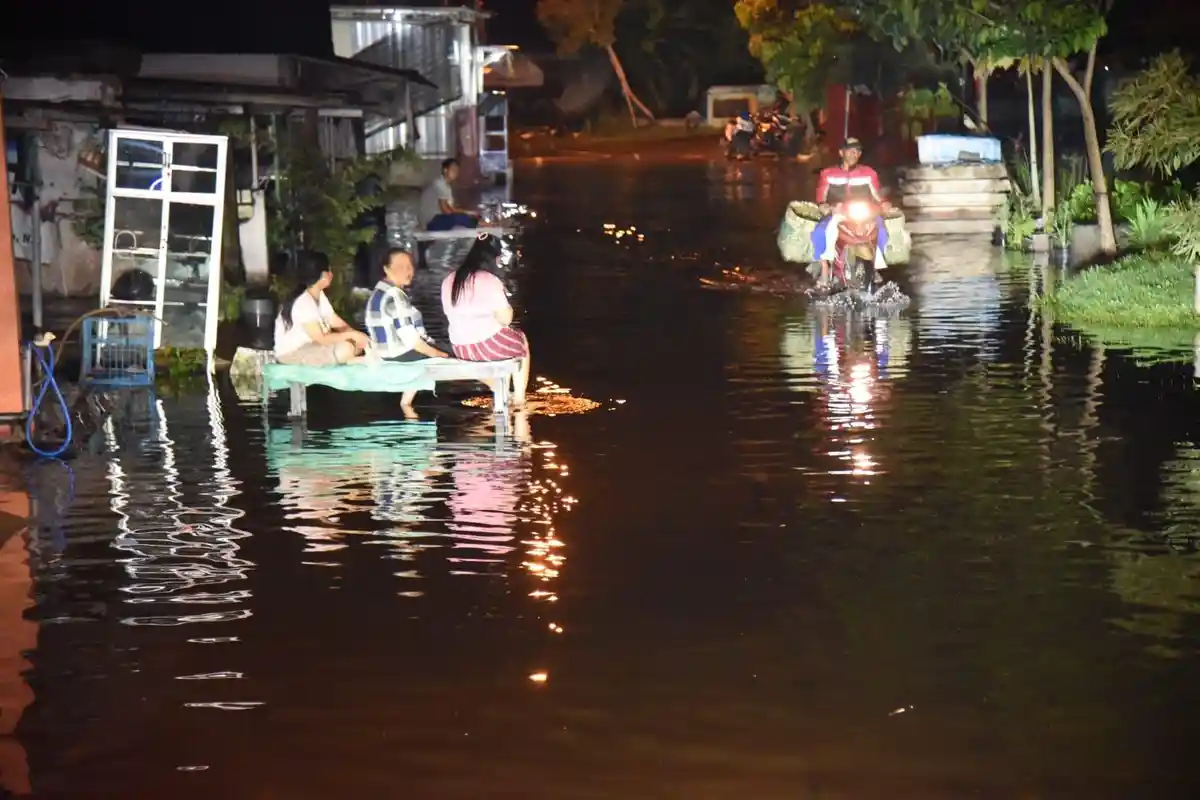 4 Desa di Sidoarjo Berstatus Tanggap Darurat Bencana, Warga Mulai Mengungsi Banjir Semakin Tinggi