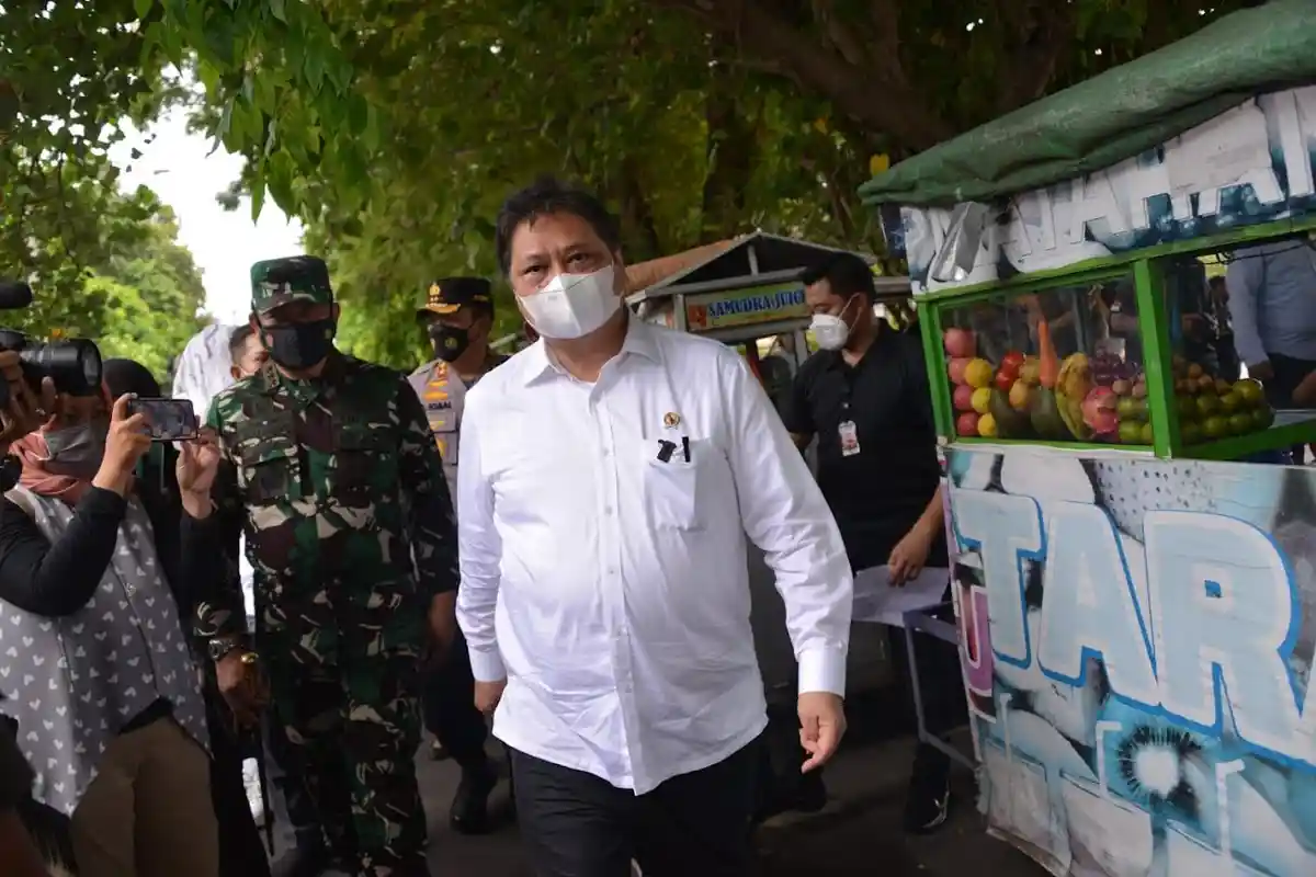 Menko Airlangga: Bantuan Tunai PKL dan Warung di Provinsi NTB Paling Cepat dan Tepat Sasaran